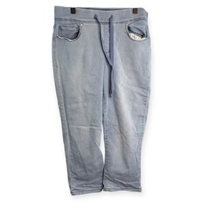 Martha Stewart Pull On Light Wash Capri‎ Jean with Drawstring 8